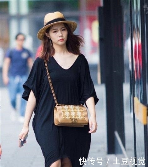 朝气蓬勃|柔哥的美女街拍朝气蓬勃的美女,街头回头率300