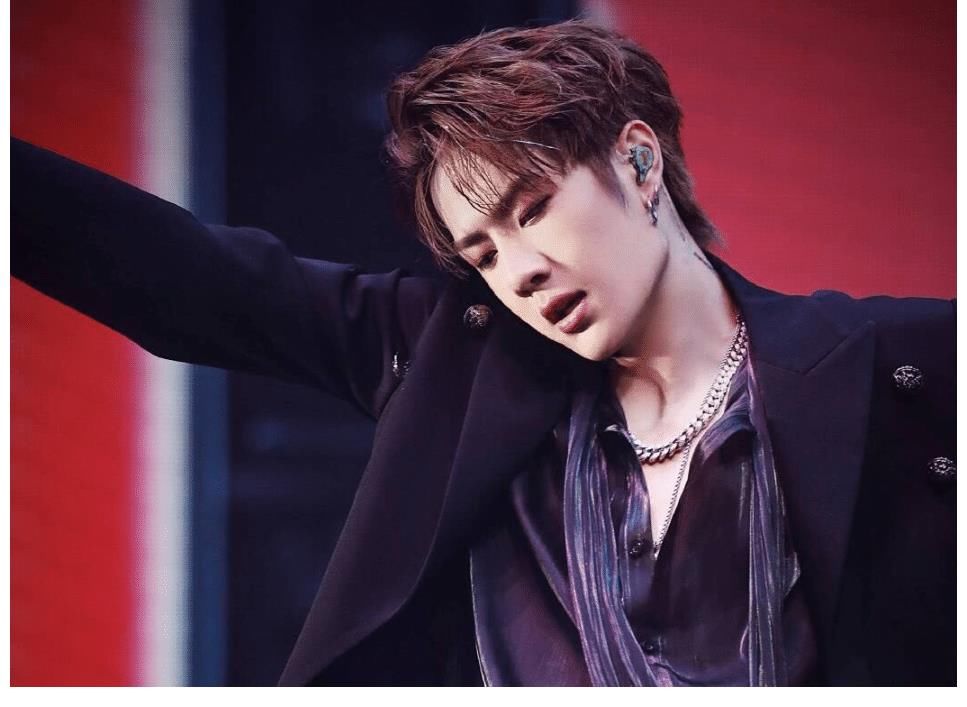 巴里斯|尼爾森加入其戰(zhàn)隊(duì)后，王一博還復(fù)活兩位選手，有望帶隊(duì)奪街舞冠軍