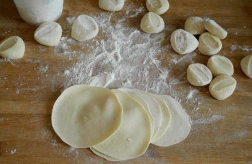 搞定|原来“擀饺子皮”这么简单,一个塑料瓶轻松搞定,可惜很多人不懂