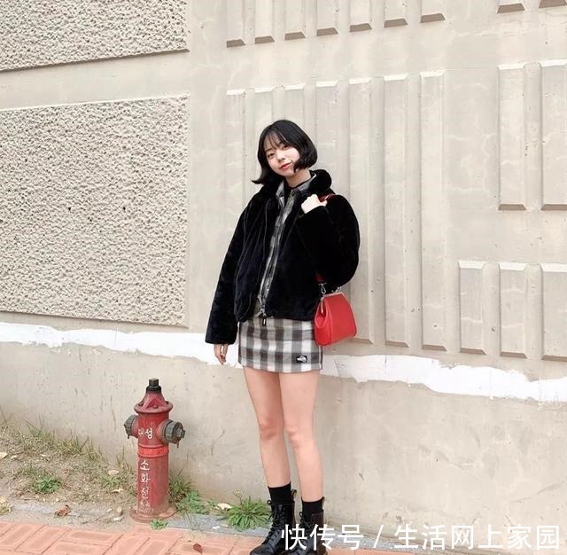 马丁靴 马丁靴搭配裙子，也太时髦了吧，秋冬就该这么穿！