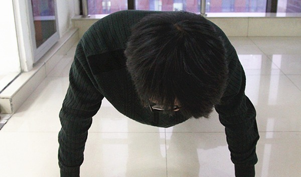 体质|专家指出男人一次性做俯卧撑的个数,若能达到次数,体质还不错