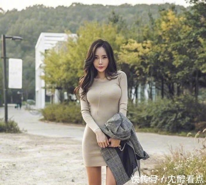 小姐姐|街拍:懂穿搭娇艳的小姐姐,丰腴有致,性感又特别的时尚靓丽!