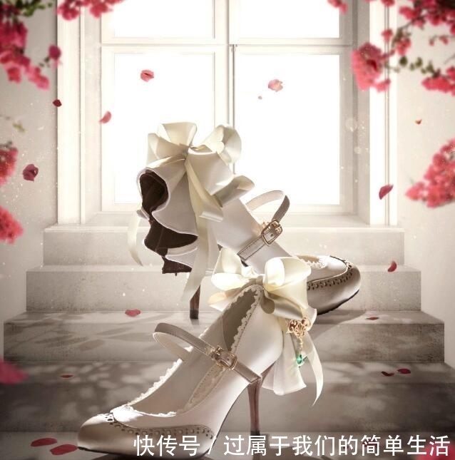 cl紫罗兰永恒花园xMayla classic联动高跟鞋,白金配色很好看