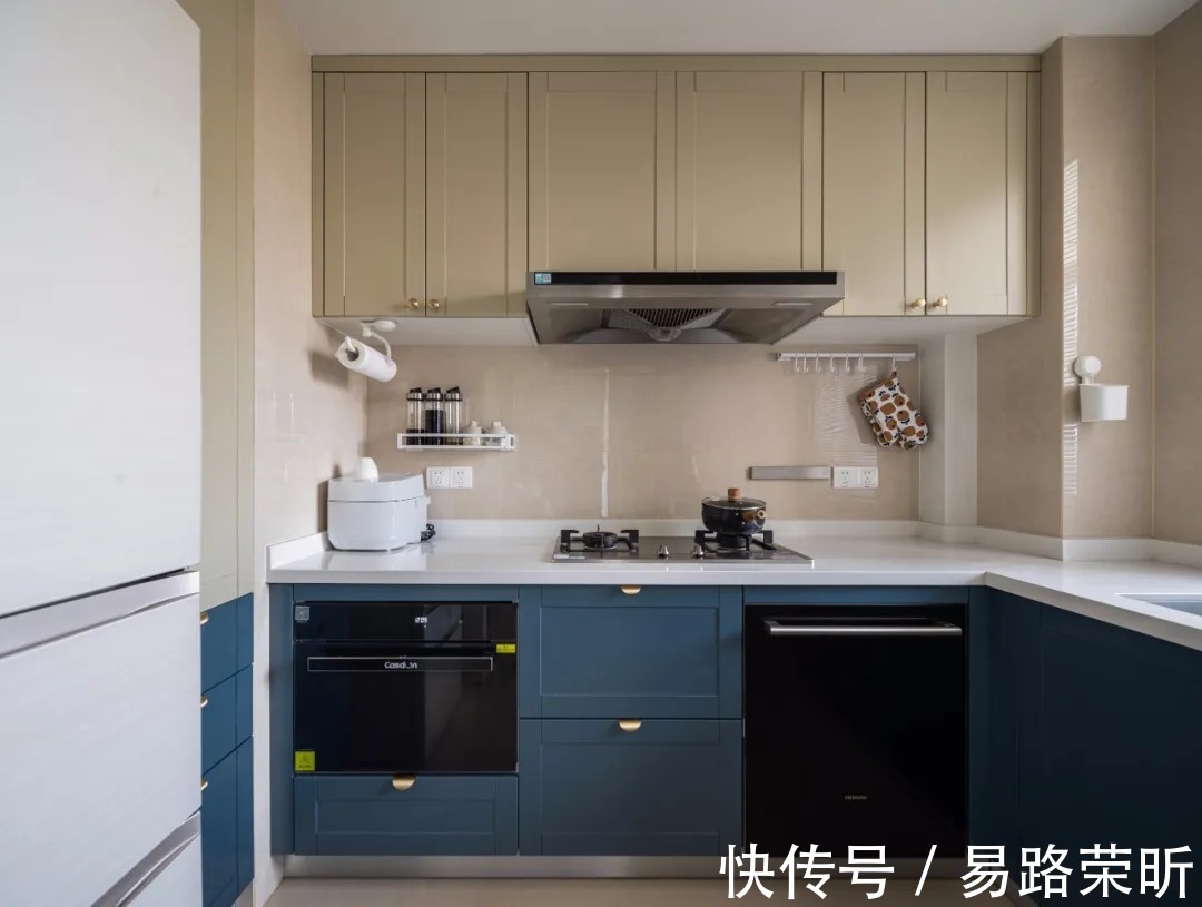 住所|把屋主中意的颜色通通搬到家中,塑造出一个时尚又颇具复古气息的高级感住所