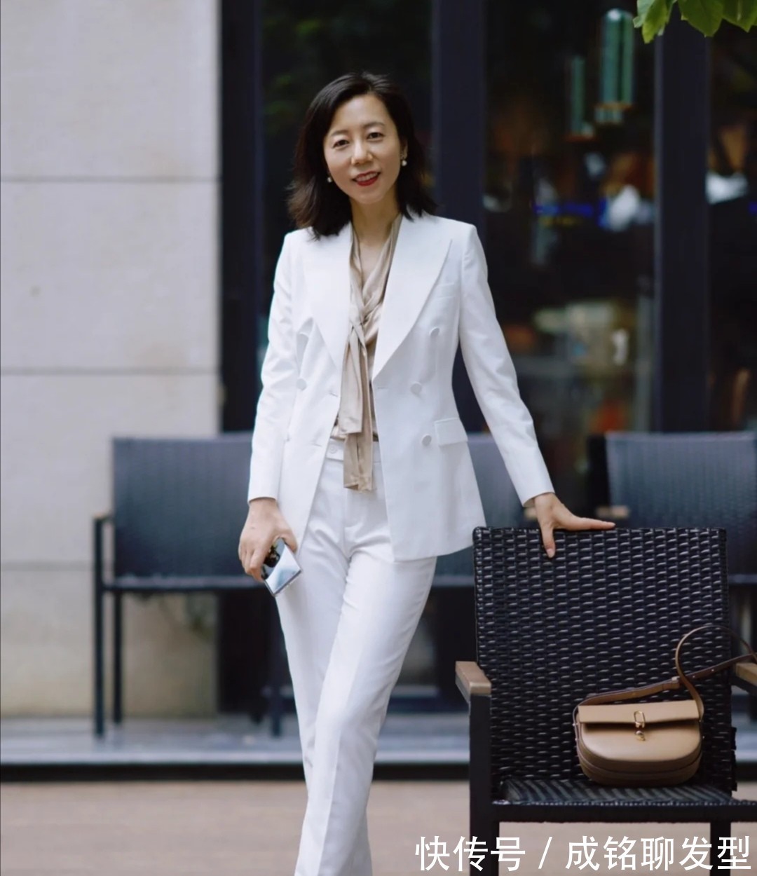 衬衫|五十岁颜值普通的女人，学学这位博主的穿搭，不掉档次又有品位