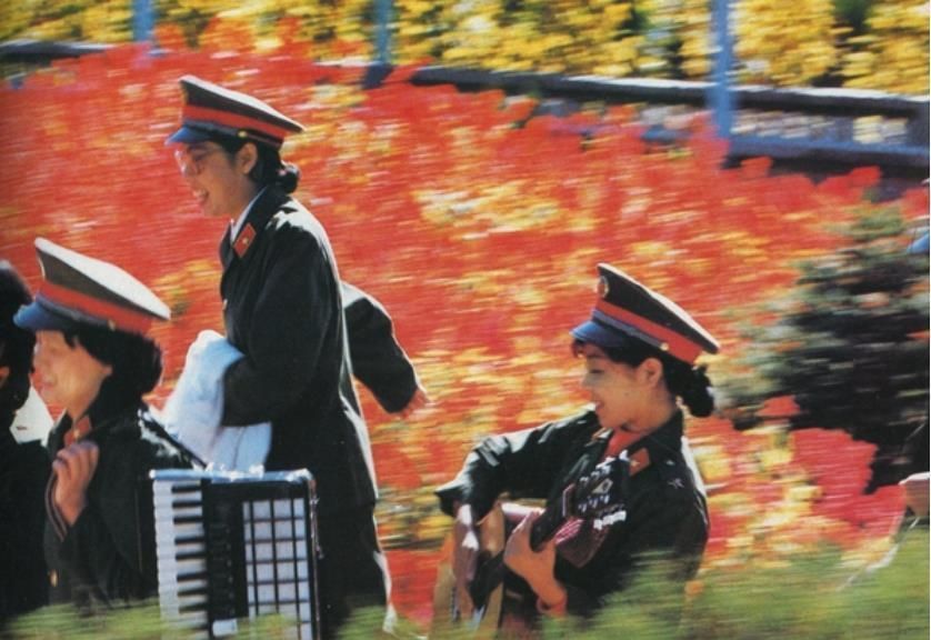 王艳#百万裁军中的一对恋人：女干事悄悄调北京，连长决不离开老部队