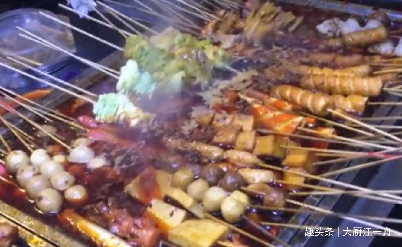 夏天夜市上“相当脏”的5道小吃，聪明人从来不买，你还不知道吗