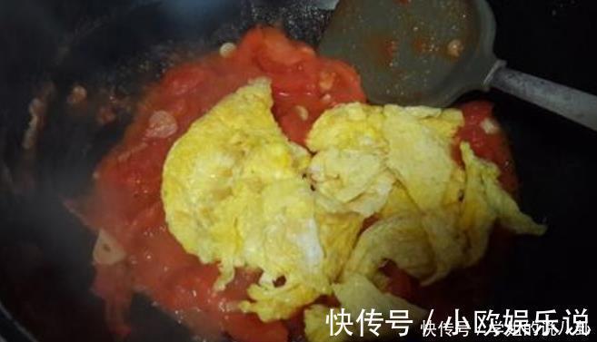 炒鸡蛋|做西红柿炒鸡蛋,牢记3点,做好后又鲜又香味道好,汤汁浓郁下饭