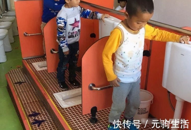 回家|幼儿园能吃2大碗,回家就到处追着喂饭,宝妈突袭幼儿园后明白了