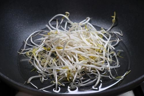 碗面|这碗面,不放菜也能吃两碗,这做法就是香,老公就服我!
