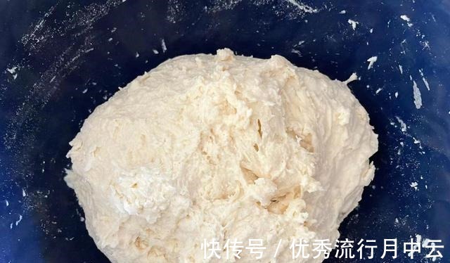 自从学会这个烤饼的做法,早餐更美味了,外皮酥脆,内里多层柔软!