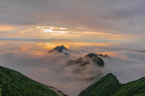 雁荡山：风光不与四时同