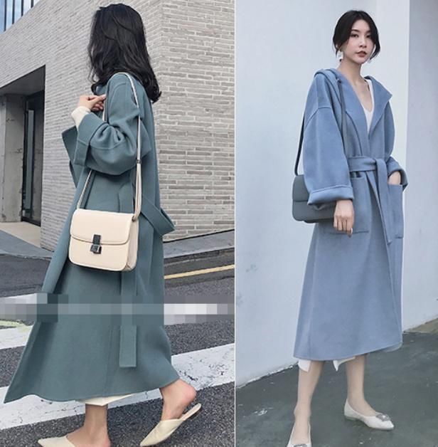 雾霾蓝大衣|女人穿“雾霾蓝”大衣时,穿对3双鞋子,气质更高级,显高又时髦