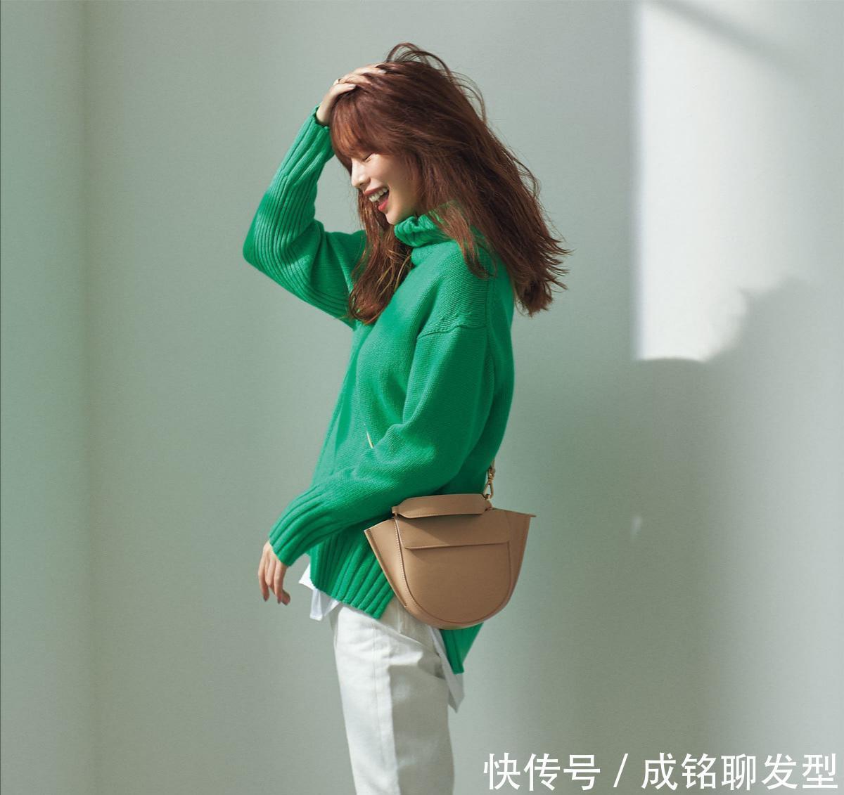 初春裤子别买太多,学习小白裤的“一裤多穿法”,清爽百搭又高级