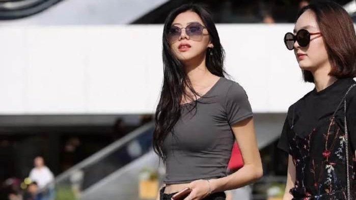 高颜值|高颜值大长腿美女, 身材体型非常性感, 背影都是那么的好看!