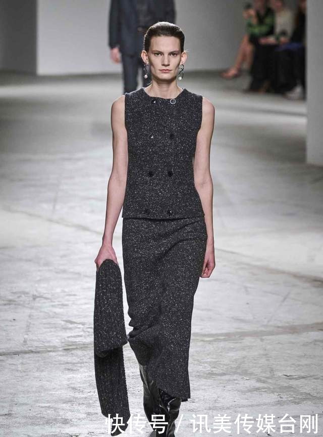 颜色不会搭?绿色特别又好看!潮流搭配7个分析:其它色照做就行