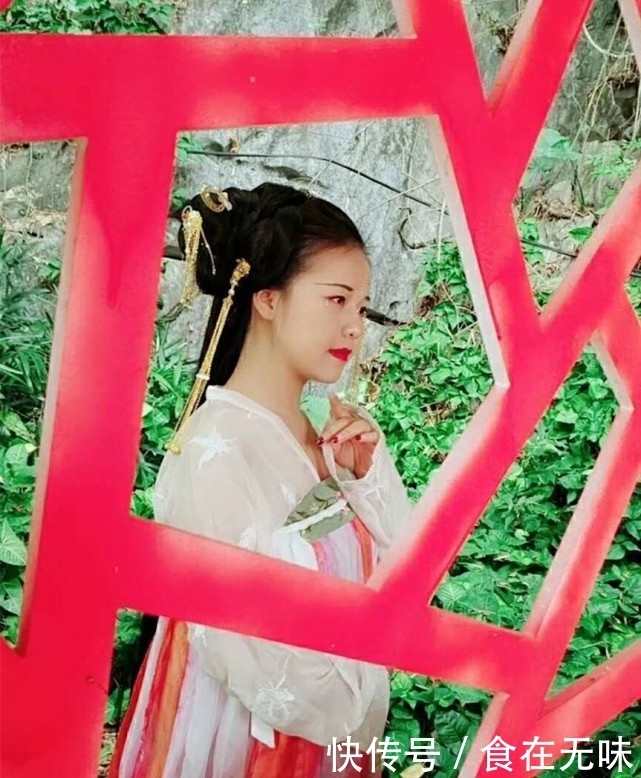 女大学生|女大学生每天穿汉服上课逛街,称“文化力量强大不在乎他人眼光