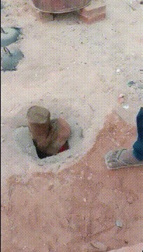 |搞笑GIF:冬天到了,地球有点冷,我给他烧点柴火