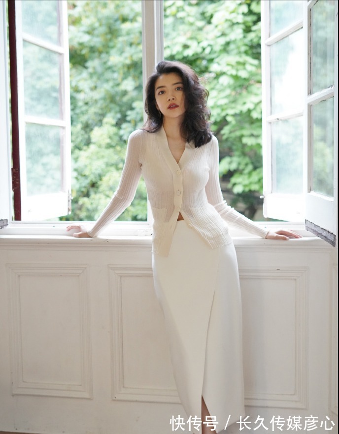 卷发|若你今年过了45,这3种“大妈发型”尽量少留,容易显老还伤发