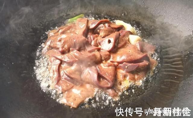 可口|炒猪肝别直接下锅炒,多加这2步,猪肝鲜嫩可口,不腥不老