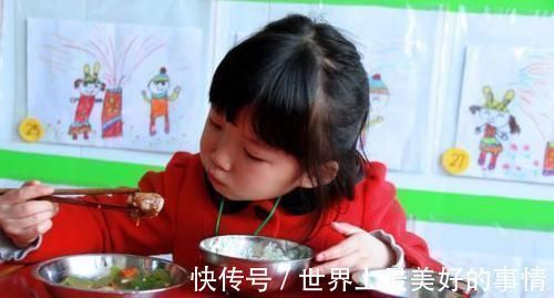 李女士|“幼儿园的饭菜真香，我能吃2大碗！”看到照片后，宝妈怀疑人生