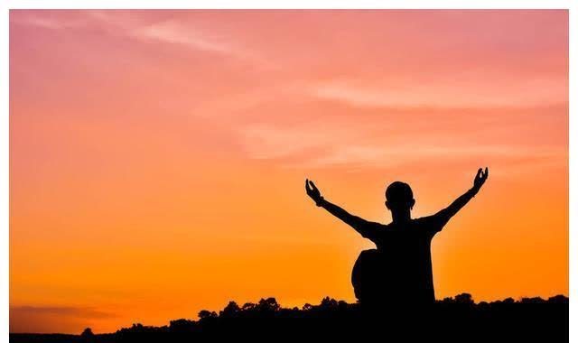 道德经!真正厉害的人,都善于清空自己的“杯子”