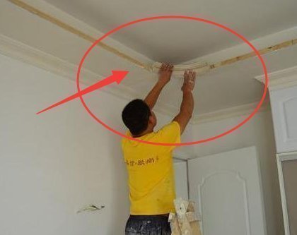 3d|难怪包工头建议不装石膏线吊顶用上这好物,客厅高级美观还不贵