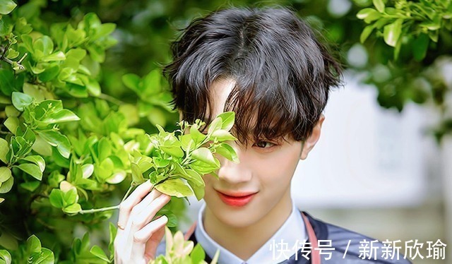 賴冠霖歸國(guó)后成糊咖！同是南韓歸國(guó)藝人，黃明昊朱正廷憑啥大火