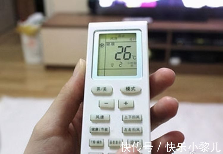 孩子|七岁男孩吹风扇导致面瘫,夏天家长5个错误降温动作,害娃不浅