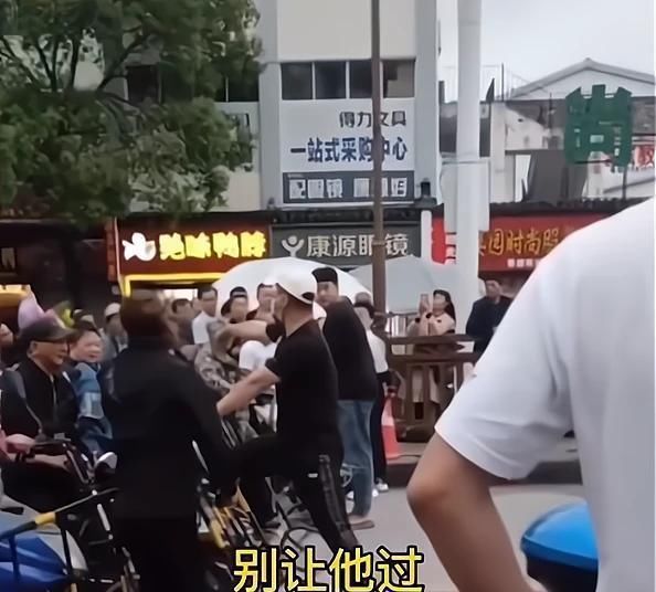 张国立|继央视点名辛巴后，张国立顶风作案走哪封哪？是谁给的权利？