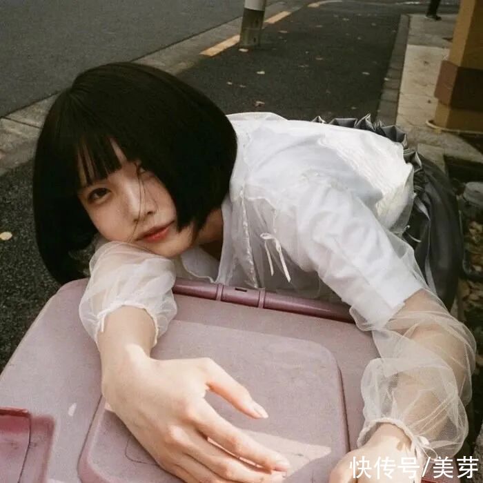 今年的七月是夏日迟迟 树影流动|今日头像 | 树影