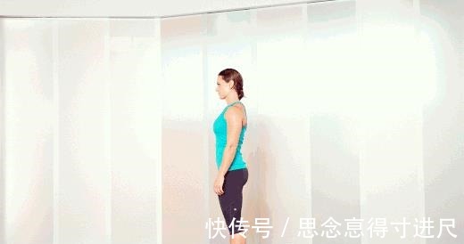 俯卧撑|40岁阿姨坚持健身多年，健身房里遇真爱，阅历也是一种美