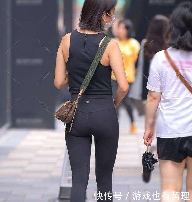 称赞|瑜伽裤穿搭温婉优雅,瞬间提高气质,成为别人称赞的小仙女
