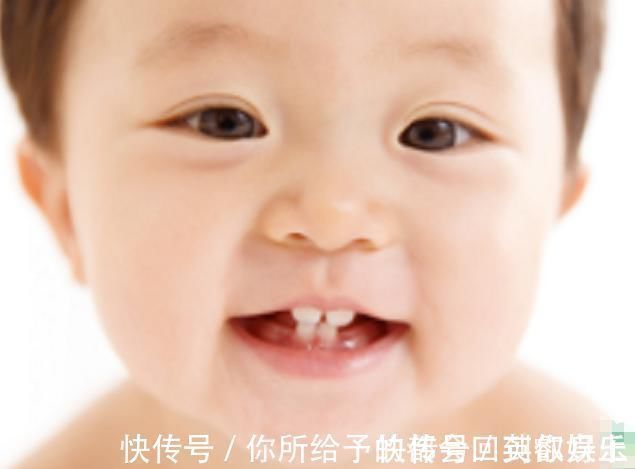 恒牙|6岁男娃长“双层牙”,老人的“坏习惯”害了娃,你家有这习惯吗