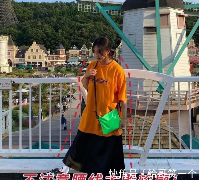 v领 胸大 + 肩宽，这么穿显瘦又撩人！