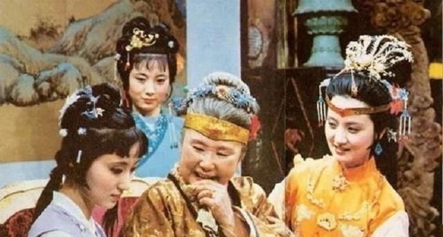 史湘云$因20两银子贾母撵走史湘云,宝玉瞬间理会含义,黛玉却还懵懵懂懂