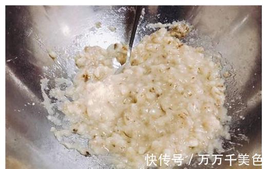 香蕉|懒人蛋糕：买上香蕉面粉就能做，不打发不用黄油，做法简单！