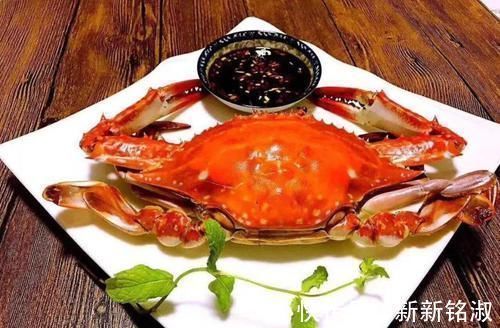 凉水|清蒸梭子蟹,凉水还是热水上锅蒸?学会这一招,保证不掉腿不流黄