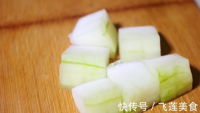 满屋|奶爸亲自下厨教你做色香味俱全的红烧冬瓜，还没出锅就满屋飘香