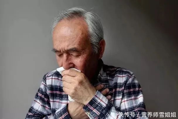 肺癌|41岁男子,确诊肺癌,平时不吸烟,但2个行为,早已把肺伤透了