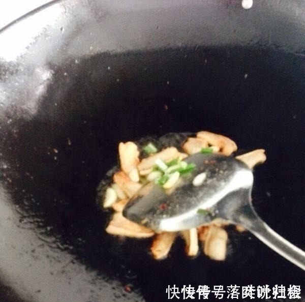 安神|失眠多吃这个菜,健脑安神,一觉睡到天亮,黑眼圈也消失啦