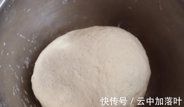 自制千层猪肉饼,好吃不腻,外皮酥脆,馅料鲜香,真解馋!