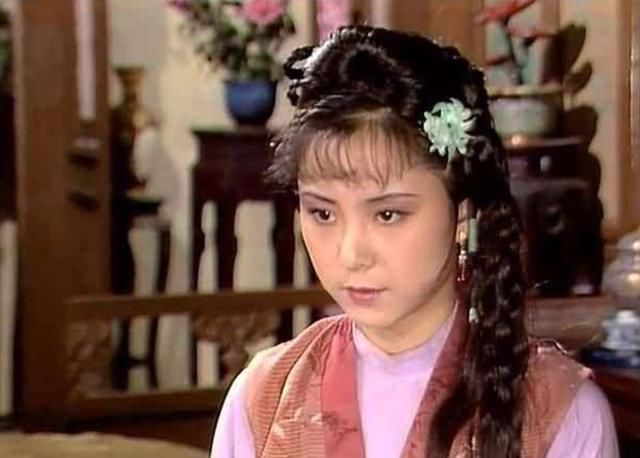 碧痕#红楼梦里,为什么袭人说好歹留着麝月,却没说好歹留下秋纹呢?