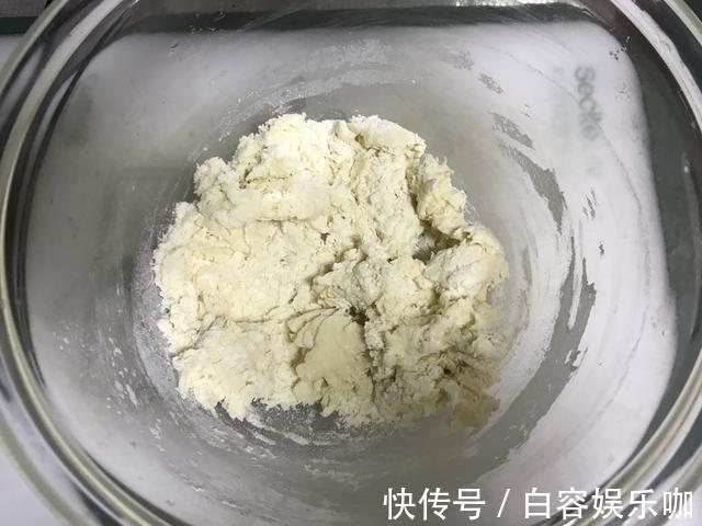 蒸制|80岁奶奶教我:馒头要想松软白胖又光滑,这2点很重要,涨知识