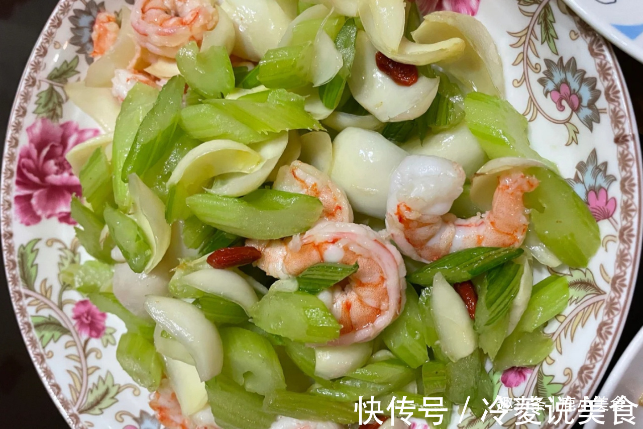 西芹|秋季干燥,建议多吃“白色食物”,润肺降燥营养高,味道特鲜甜!