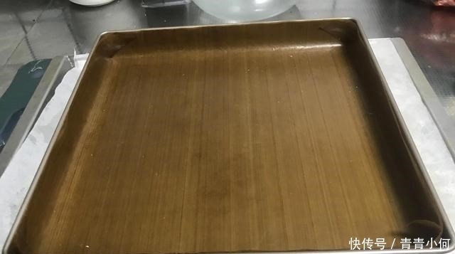 1碗面粉,2个鸡蛋,不加一滴水,松软香甜,比面包还营养好吃