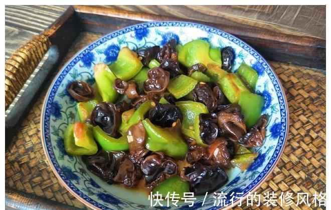 清脆|青椒炒木耳原来这么好吃!按照大厨的做法,清脆爽口真是香