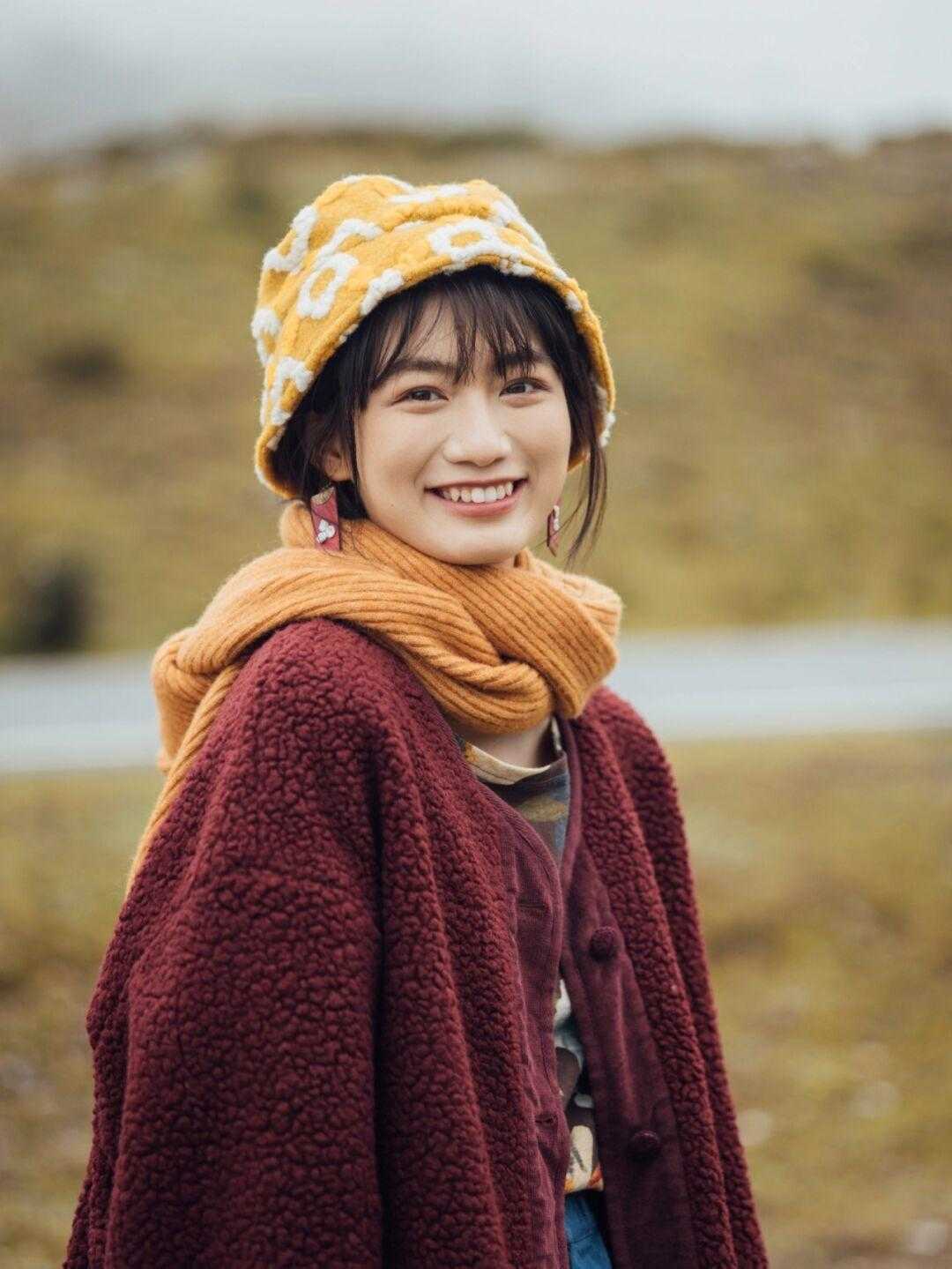 外套|穿外套不一定非要配裤子,时髦精都爱搭配半身裙,显瘦又时髦