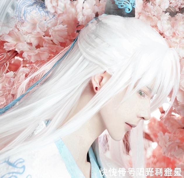 夜漓|熊祁cos《魔尊要抱抱》夜漓，作者直夸还原，希望能安排老年组呀