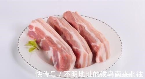 买五花肉,一定要分清“上五花”和“下五花”,口味相差很大